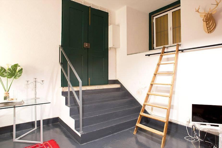 Renewed Apartment In Alfama Lisbon Exterior photo